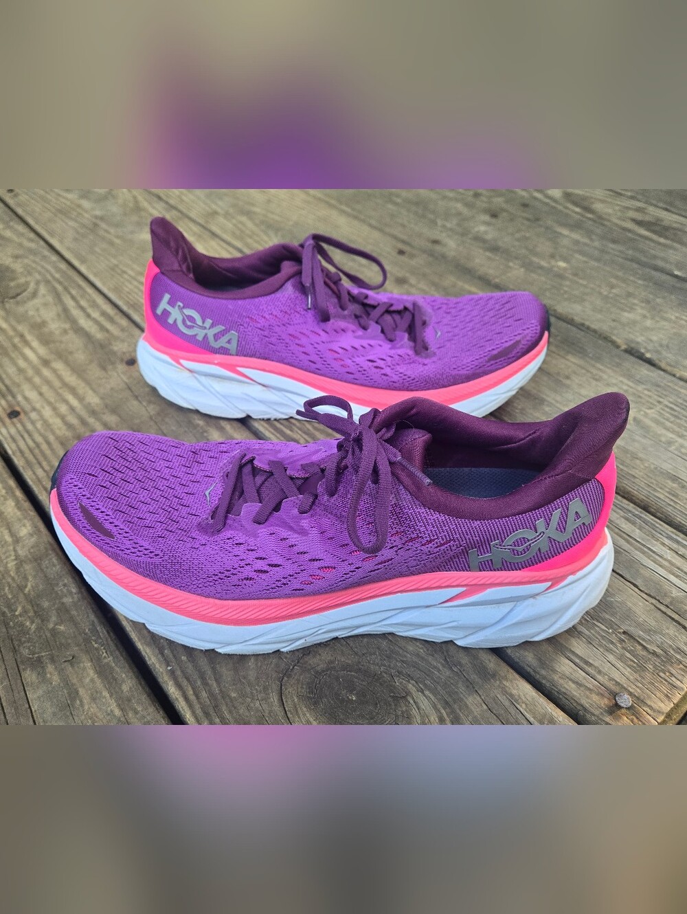 Size 10B HOKA ONE ONE Clifton 8 Womens Purple Shoes.